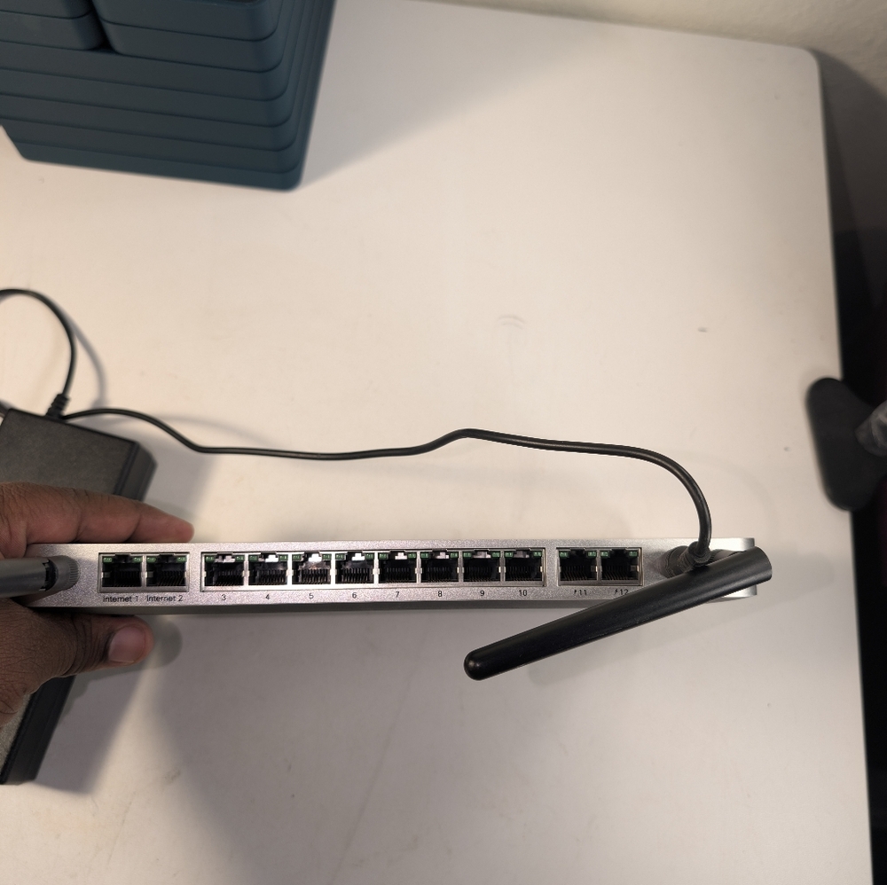 Cisco Meraki MX65W-HW Cloud Managed Router Security Firewall Appliance - Picture 2 of 2